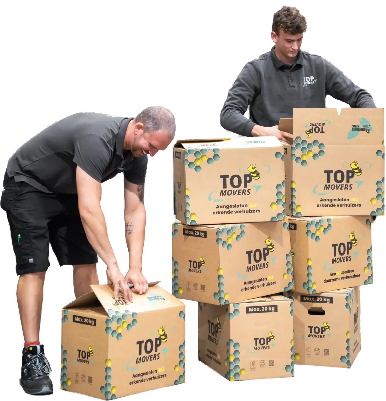 Twee verhuizers van Top Movers stapelen verhuisdozen